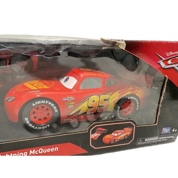 Disney Pixar Cars 3 TURBO Charge Lightning McQueen Radio Control Sealed New Toy - Picture 3 of 7